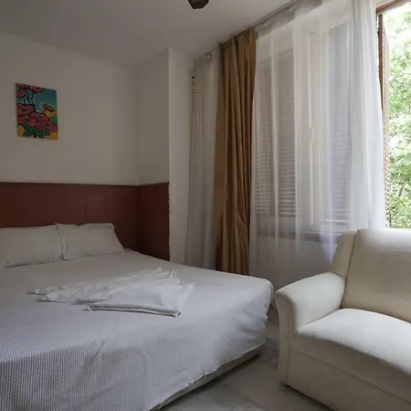 Lara Konak Aparthotel 2*