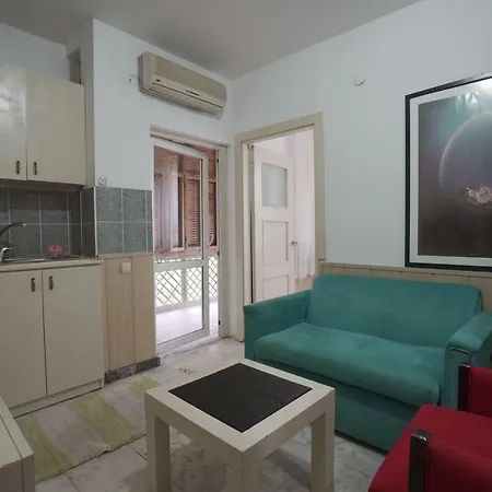 Aparthotel Lara Konak 2*