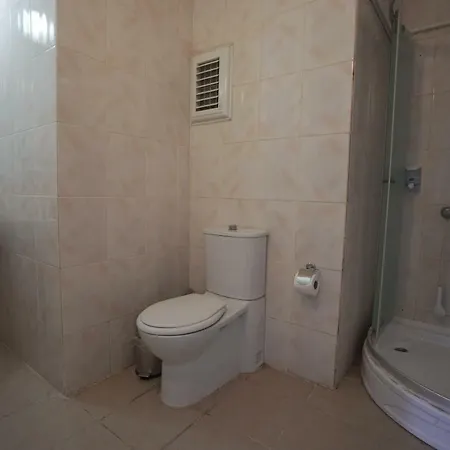 Lara Konak 2*